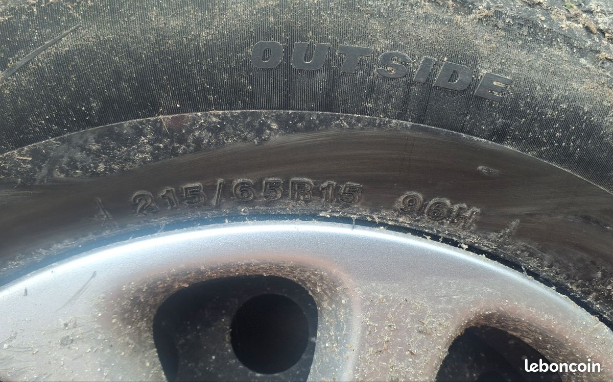 Pneus sur jantes Peugeot 807 215 65 R15 2024 (image 2)
