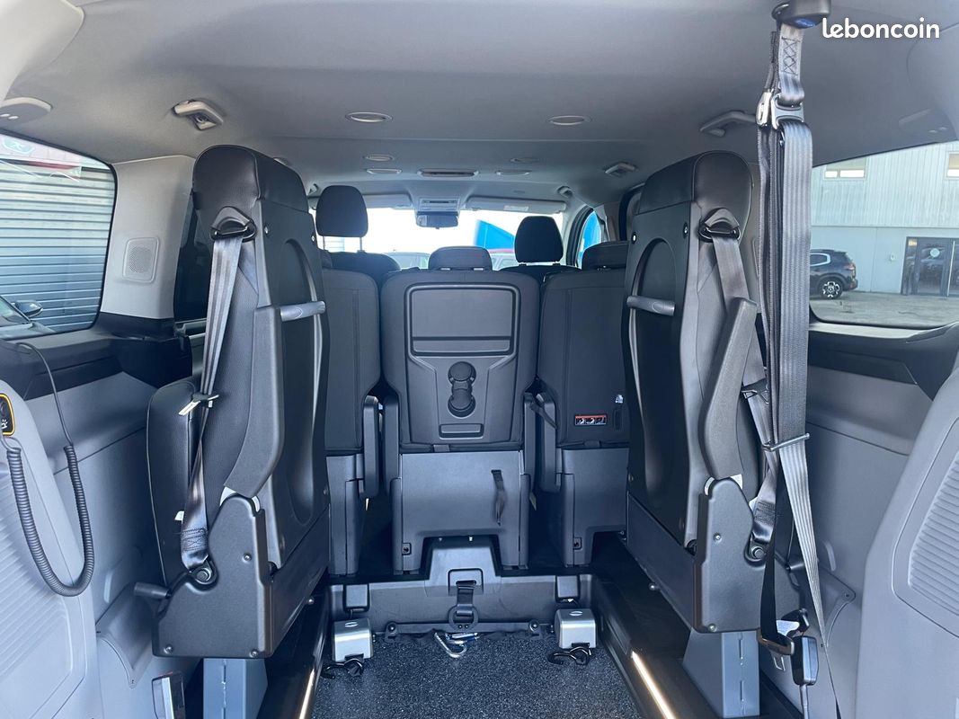 Ford Tourneo Custom INDEPENDANCE RS L1H1 2.0 EcoBlue 170ch Limited BVA8 HANDICAP TPMR 7 PLACES (image 10)
