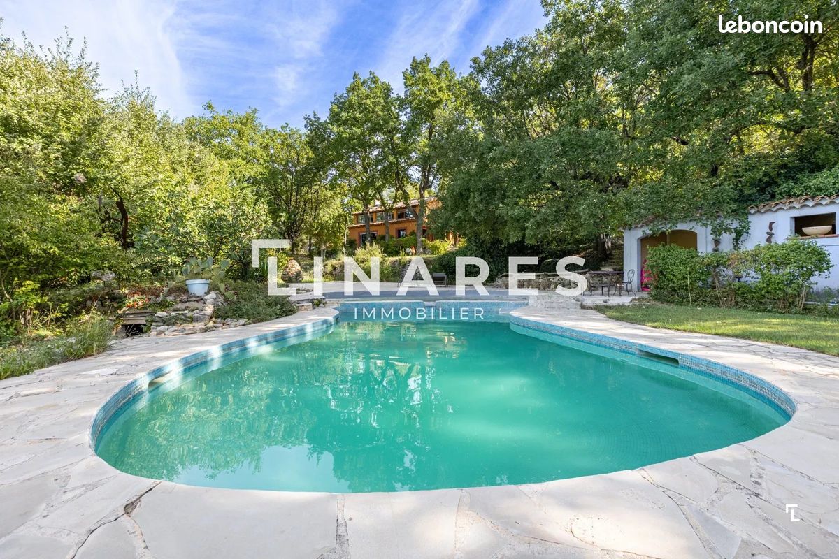 Maison 8 pièces 217 m² · à Aix-en-Provence · 217 m² · 595 000 €