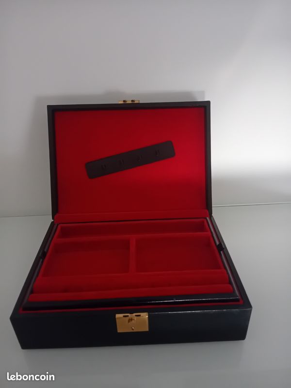 Ancien ECRIN à BIJOU MONTRE en CUIR Bijouterie Joaillerie Horlogerie