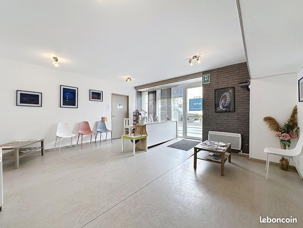 Immeuble 12 pièces 290 m² · à Rochefort · 290 m² · 262 000 €