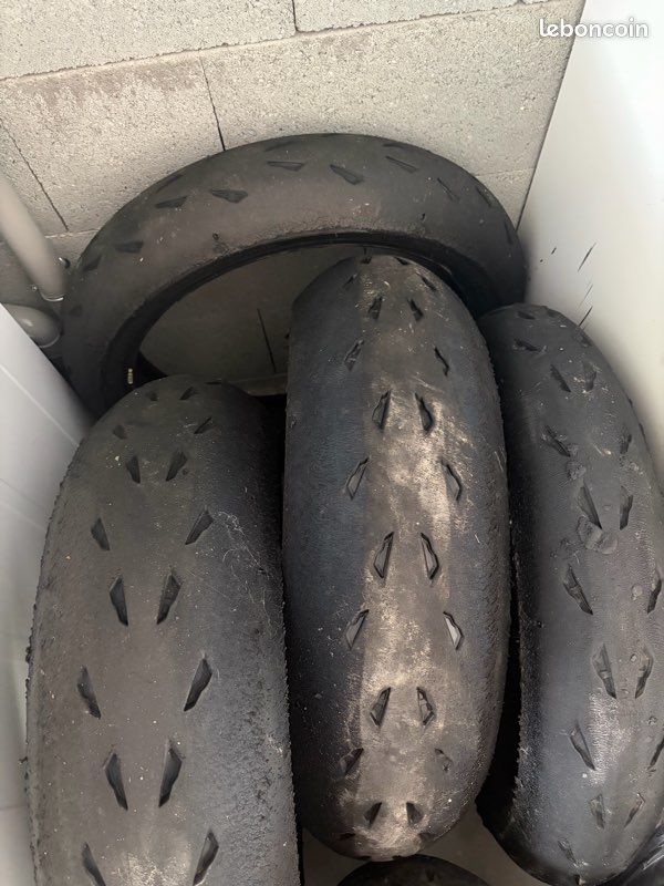 2 trains Michelin power cup (image 1)
