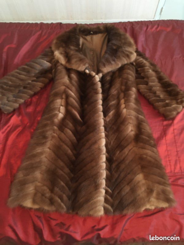 Manteau En Vison Brun - Taille 36-38, Longueur 115 Cm, Fermeture Par Crochets - Occasion En Très Bon état, Fourrure Vintage