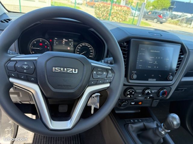 NEW ISUZU DMAX SINGLE B-STRONG 4X4 164cv Boite manuelle 30700 H.T (image 7)