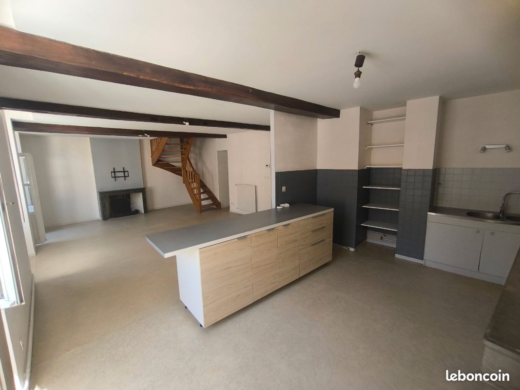 Appartement 4 pièces 115 m² · à Langres · 115 m² · 660 €