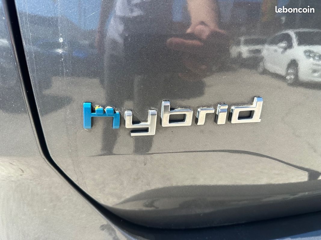 Citroën C5 AIRCROSS C-Series 1.6 225 Plug in Hybrid Rechargeable e-EAT8 Boîte auto {ATTELAGE - CAMERA - CLIM - CARPLAY} (image 17)