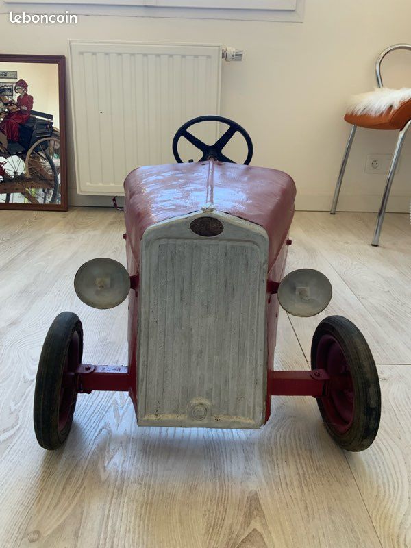 Ancienne Voiture à Pédales Eureka – Jouet Vintage, Occasion