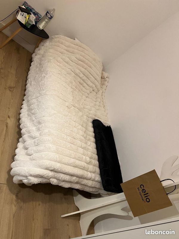 Appartement 1 pièce 14 m² · à Saint-Denis · 14 m² · 750 €