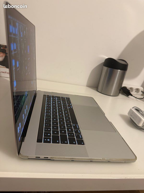 Macbook Pro 2019 Touch Bar 15 pouces (image 2)