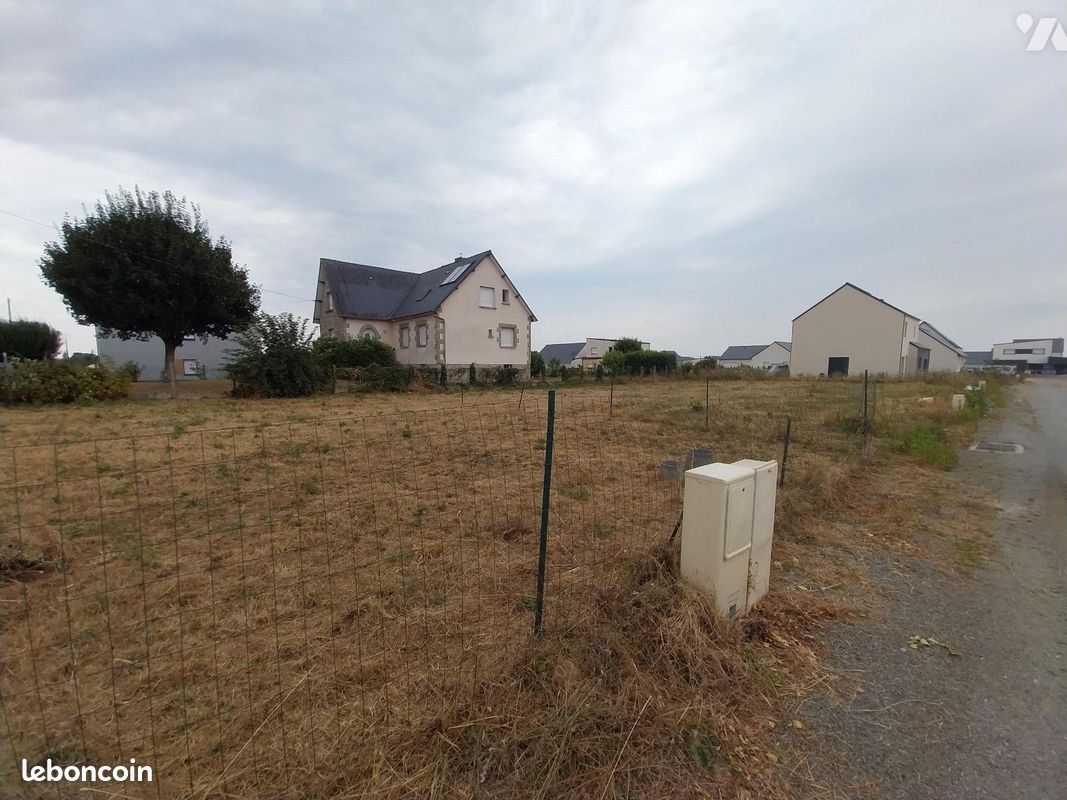 Terrain 350 m² · à Val-d'Izé · 350 m² · 53 300 €