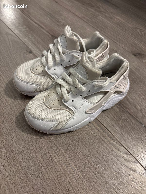 Nike Huarache enfant T28,5 Chaussures