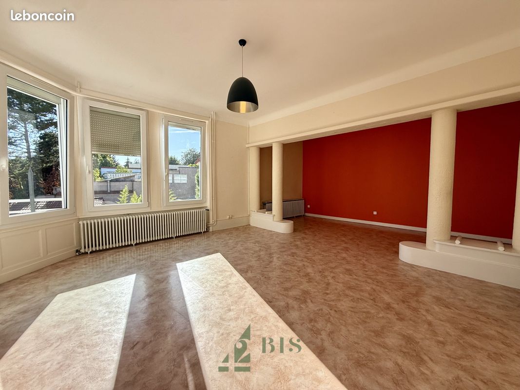 Appartement 4 pièces 91 m² · à Roanne · 91 m² · 135 000 €