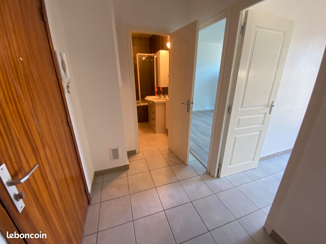 Appartement 2 pièces 42 m² · à Sassenage · 42 m² · 670 €