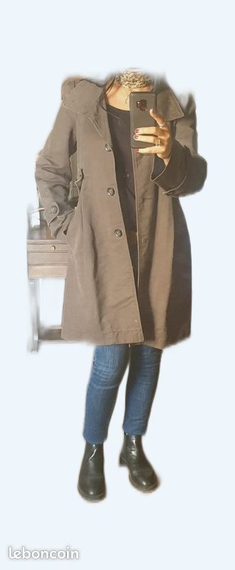 Manteau afghan brodé en cuir suédé vintage des années 70