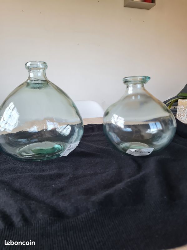Lots de 2 vases en forme de poire (image 1)