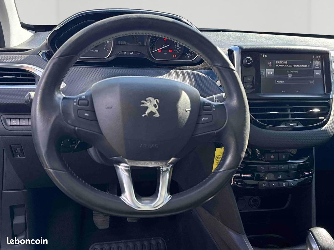 Peugeot 2008 1.2 PureTech 110ch Style S&S (image 12)