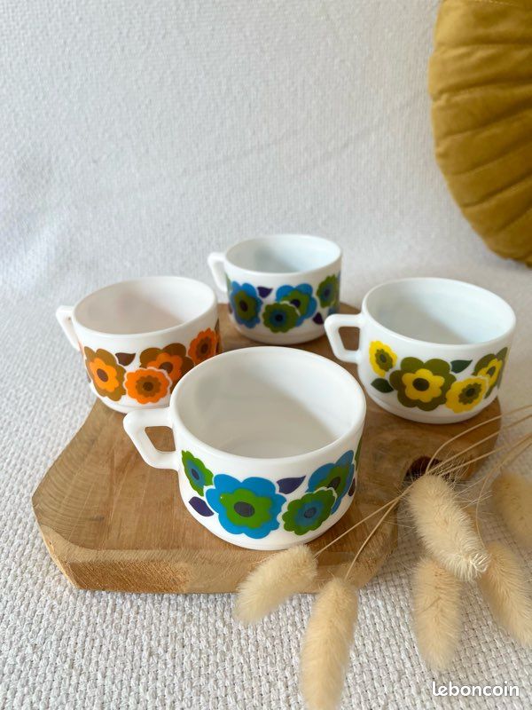 4 tasses à café arcopal, collection lotus