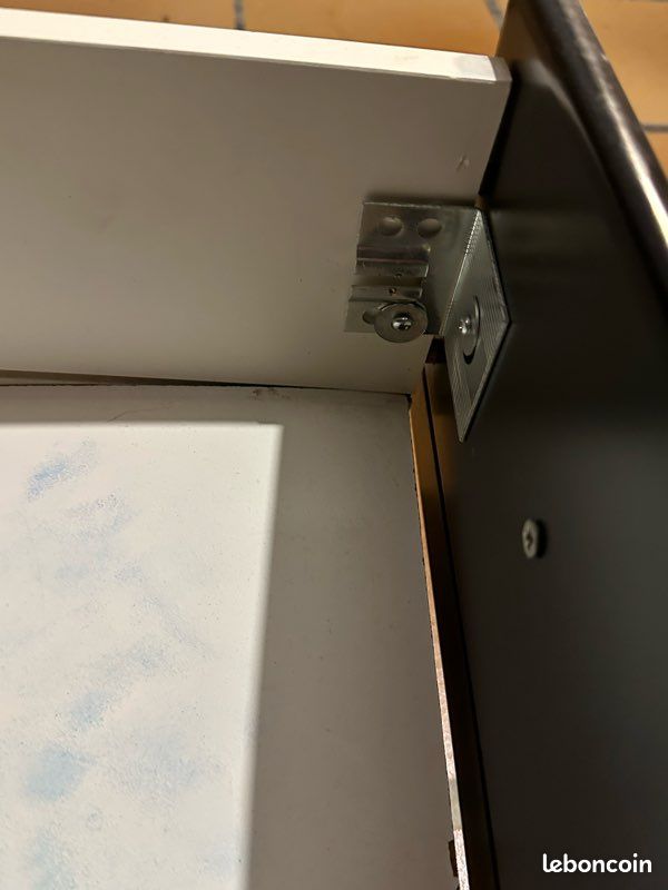 URGENT donne commode noire (image 3)
