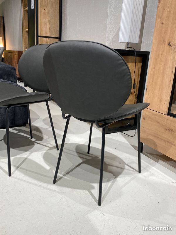 ⭐⭐⭐ Lot 2 Chaises Simili (PU) Noir Pieds Métal Noir - NEUF ⭐⭐⭐ (image 2)