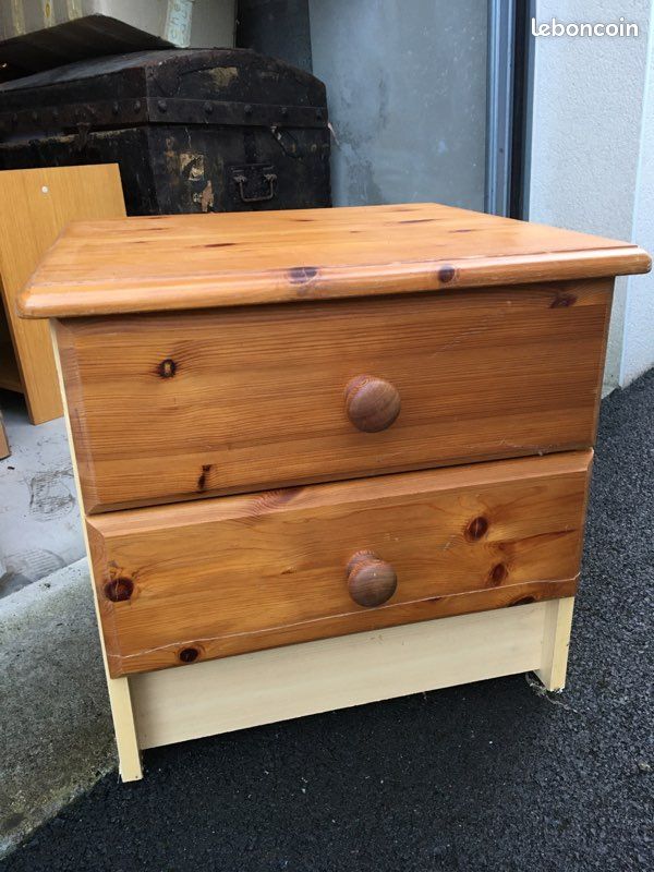 Table de chevet en pin (image 1)
