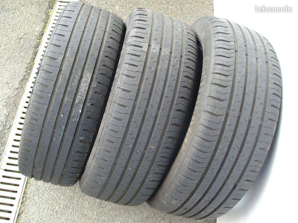 3 pneus Continental Eté en 16 pouces Équipement auto