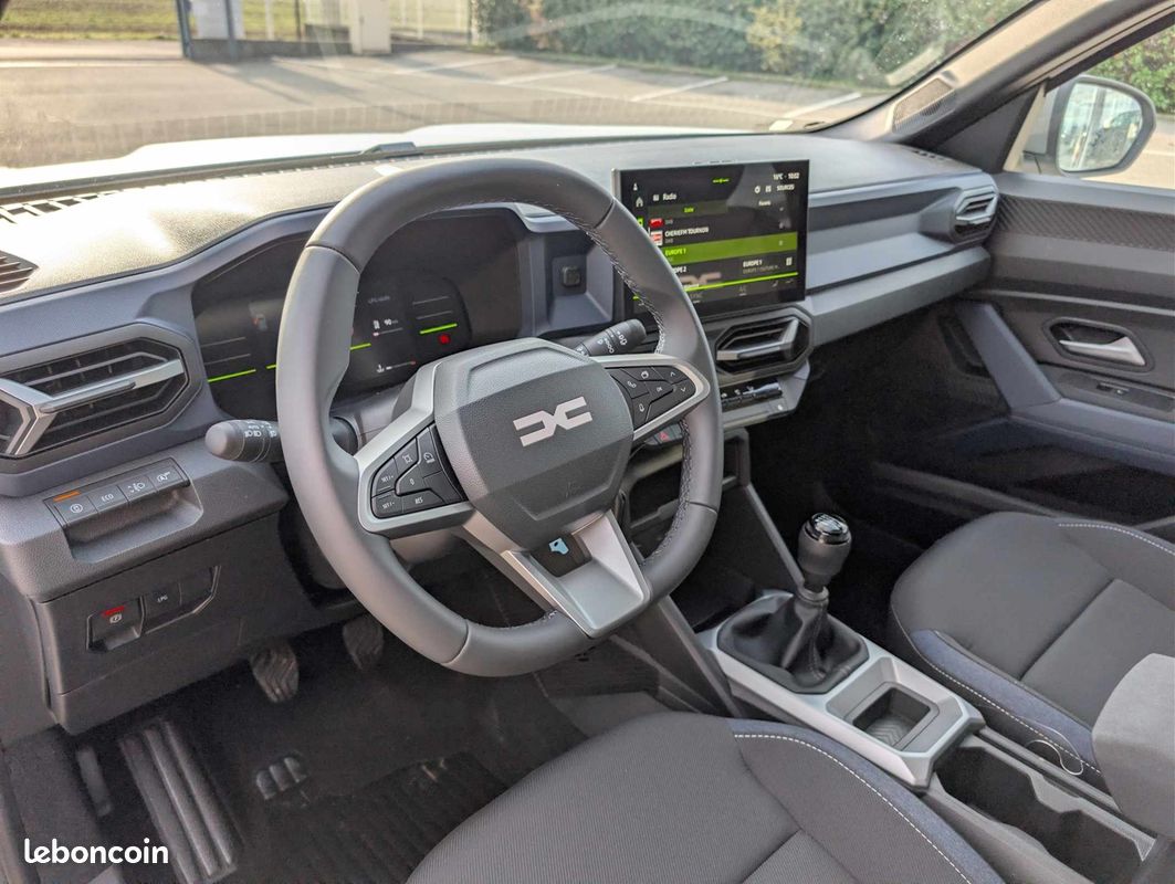 Dacia BIGSTER 1.2 MILD HYBRID-G 140CH EXPRESSION (image 14)