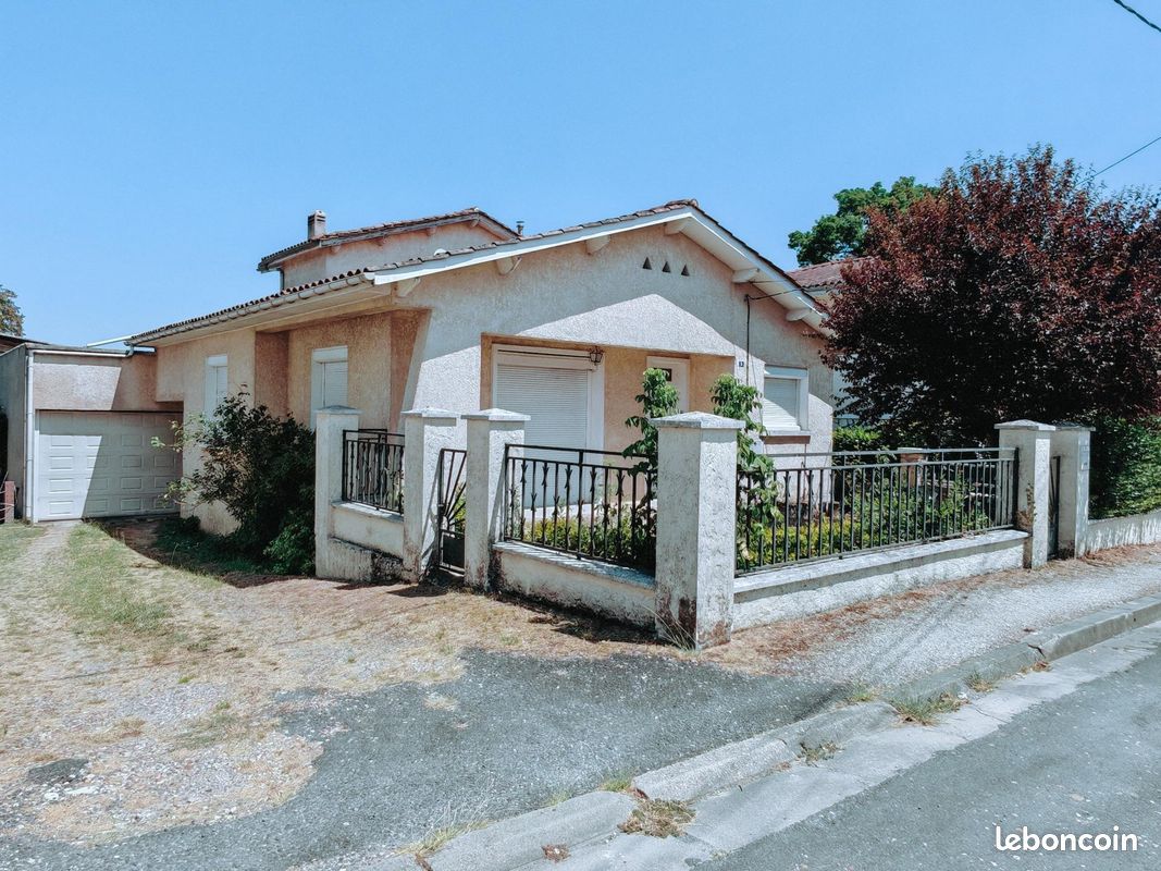Maison 6 pièces 137 m² · à Saint-Aigulin · 137 m² · 115 000 €