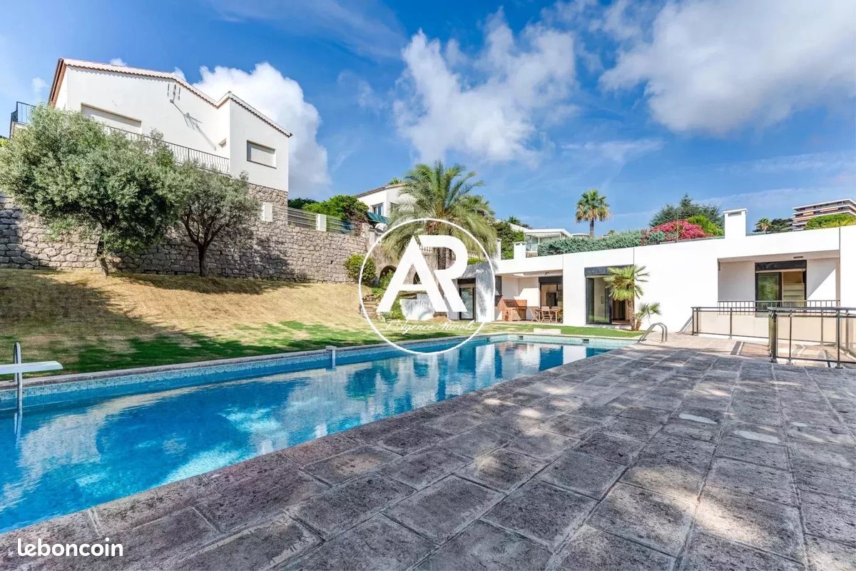 Maison 6 pièces 301 m² · à Nice · 301 m² · 1 690 000 €