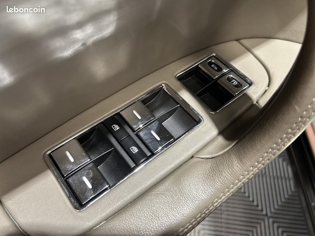 Bentley Continental FLYING SPUR 6.0 W12 560 - AWD *1ERE MAIN CARNET COMPLET (image 47)