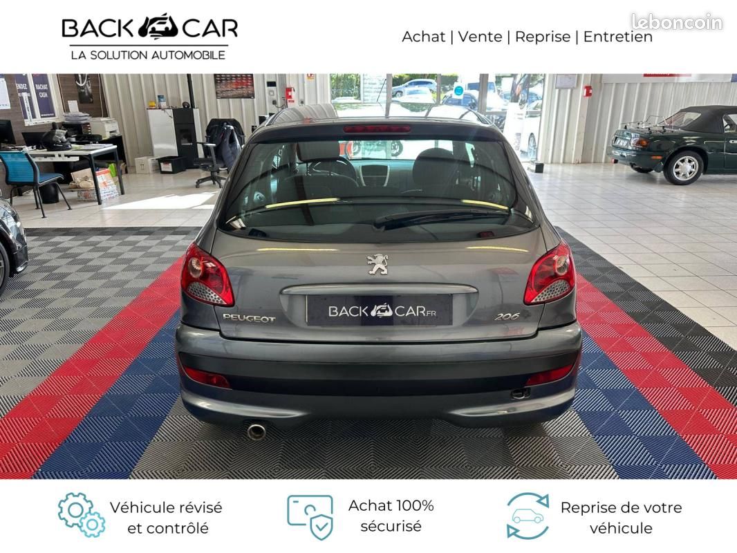 Peugeot 206+ 1.4 HDi 70ch FAP BLUE LION Urban (image 8)