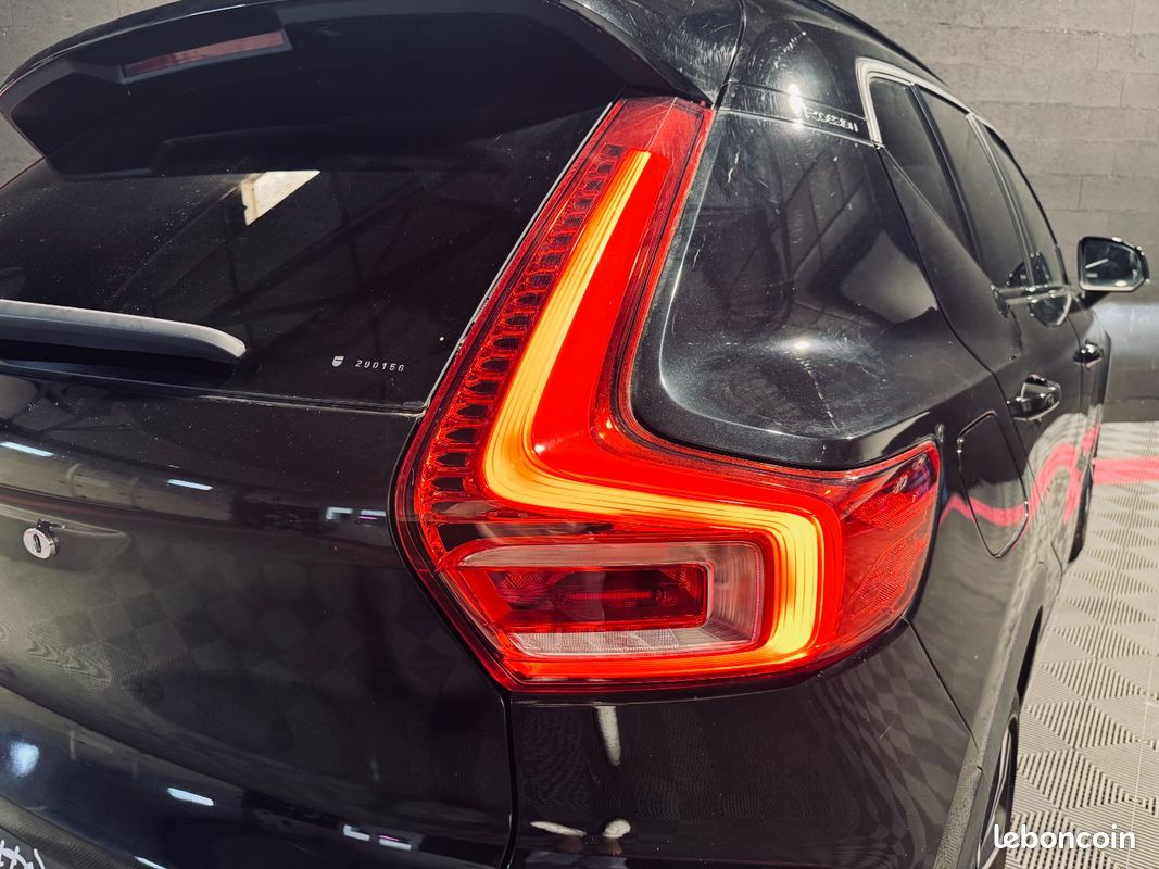 VOLVO XC40 R-Design T5 Recharge 180+82 ch DCT7 (image 40)