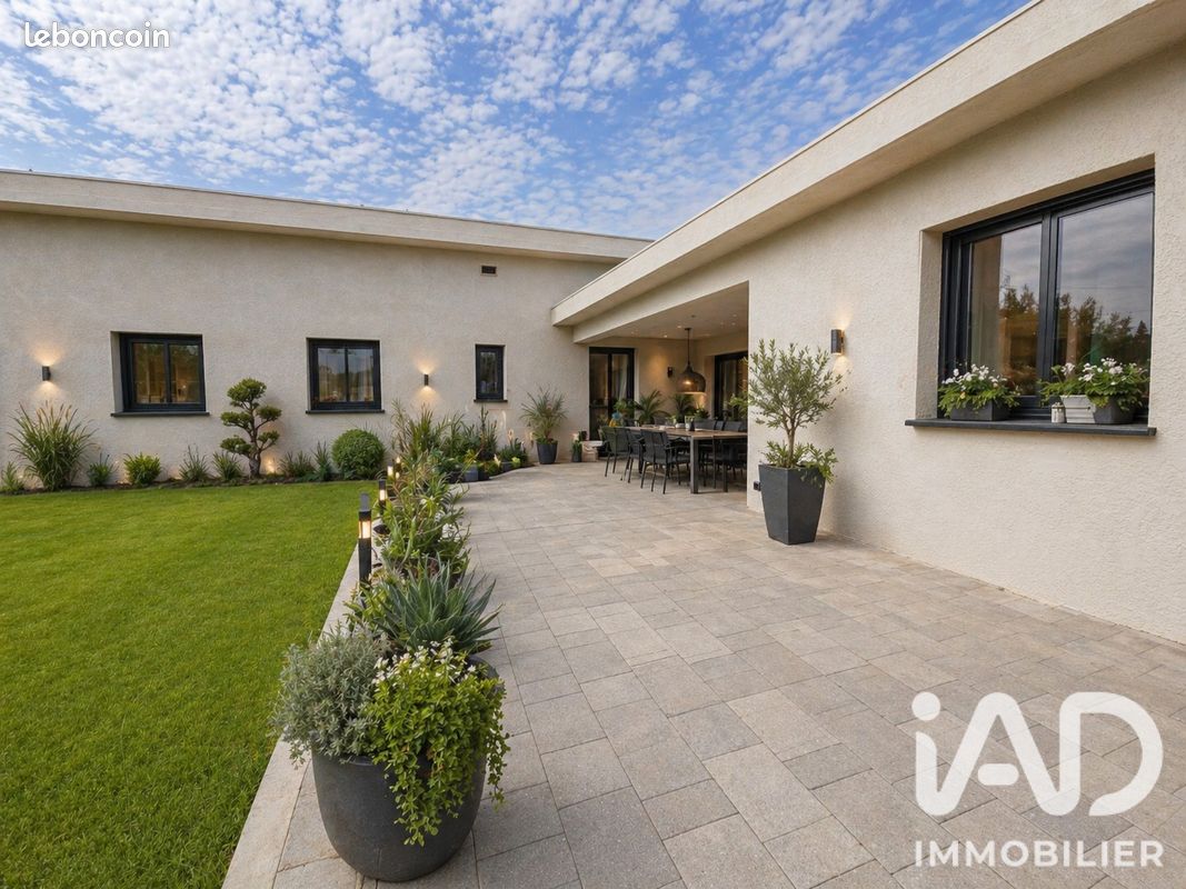 Maison 6 pièces 180 m² · à Caumont-sur-Durance · 180 m² · 499 900 €