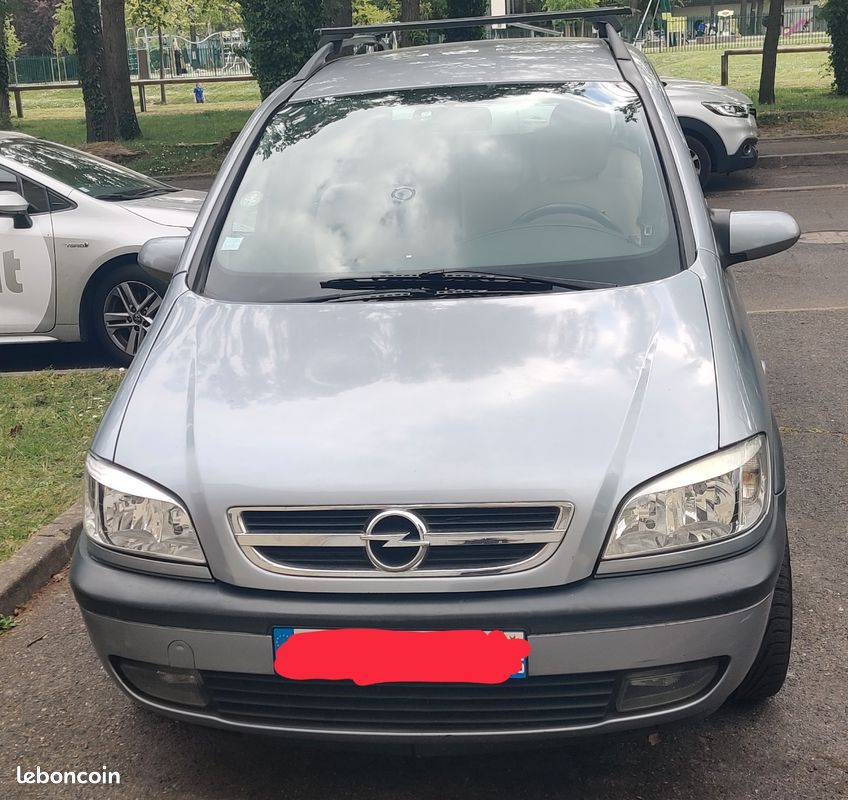 Opel Zafira A (image 1)