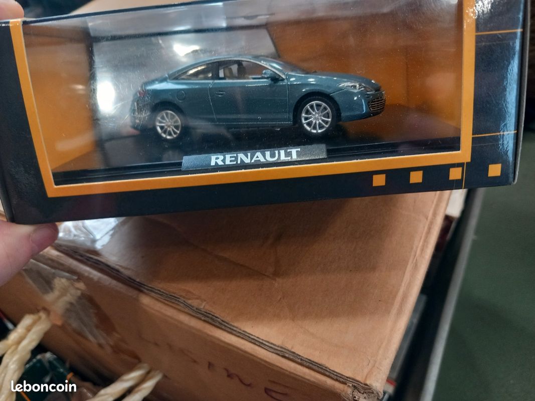 Miniature NOREV 1:43 - RENAULT LAGUNA - Collection - Occasion (boîtier Inclus)