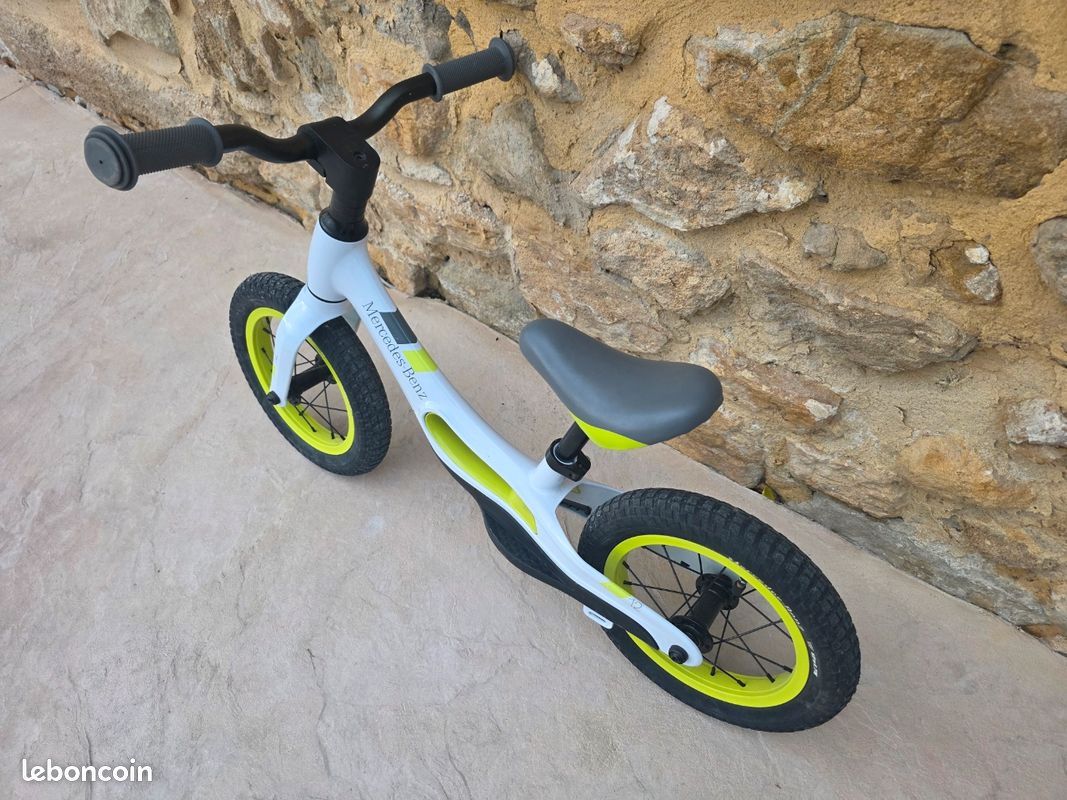 Draisienne Mercedes Benz état neuf Sport Plein air