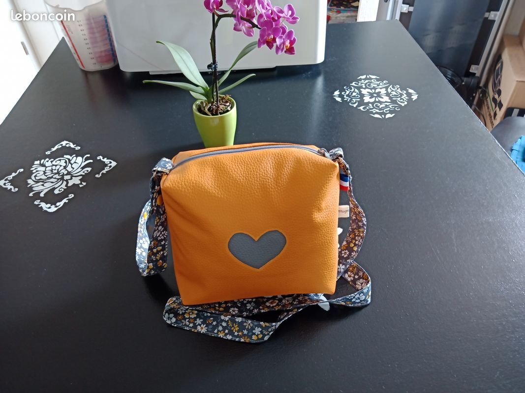 Sac carré femme ou enfant (image 2)