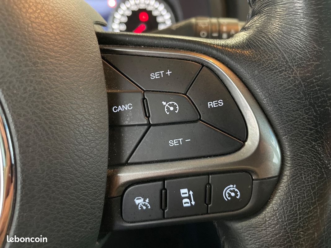 Jeep Renegade Limited FWD 150Cv/3EME MAIN/MOTEUR A CHAINE/CARPLAY/CAMERA DE RECUL/FEUX LED (image 19)