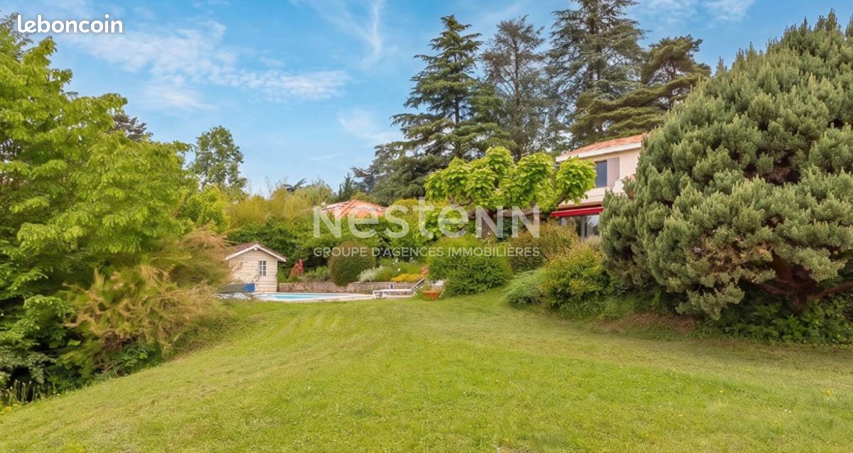 Maison 7 pièces 207 m² · à Charbonnières-les-Bains · 207 m² · 1 150 000 €