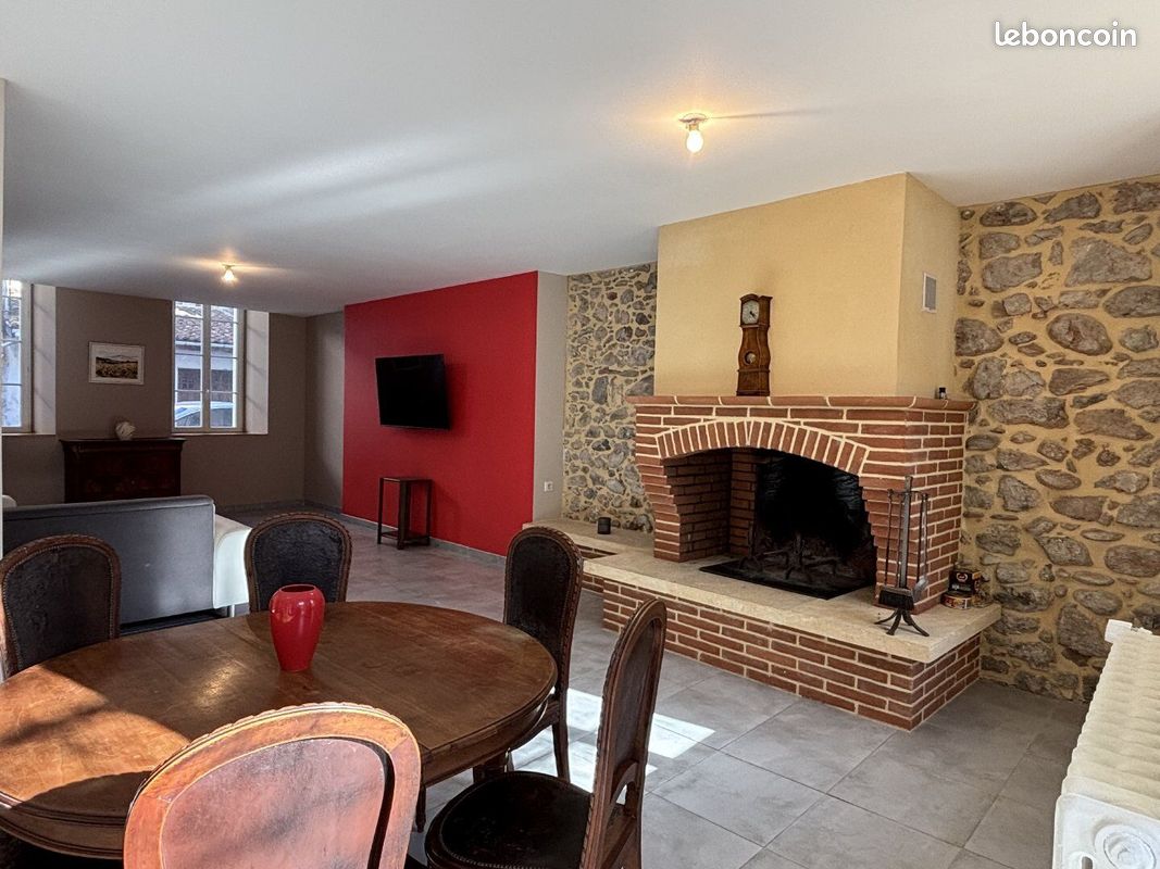 Maison 11 pièces 394 m² · à Bélesta · 394 m² · 299 000 €
