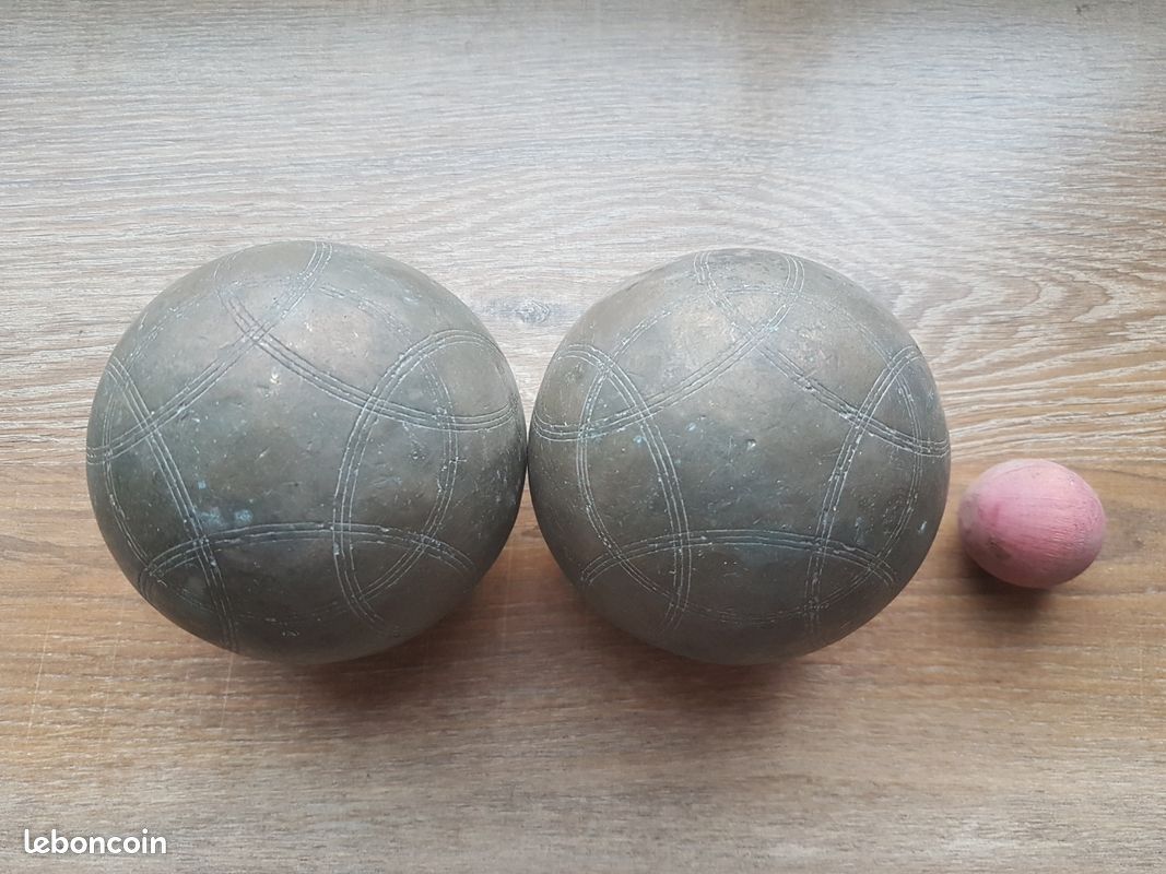 Ancienne Paire De Boules Lyonnaises – Sport Et Art Populaire – Occasion