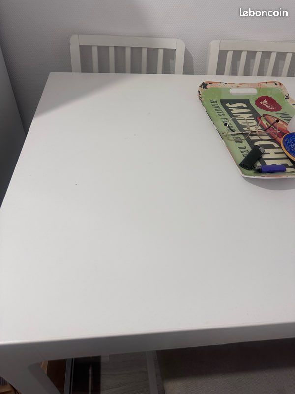 Table haute et chaises (image 4)
