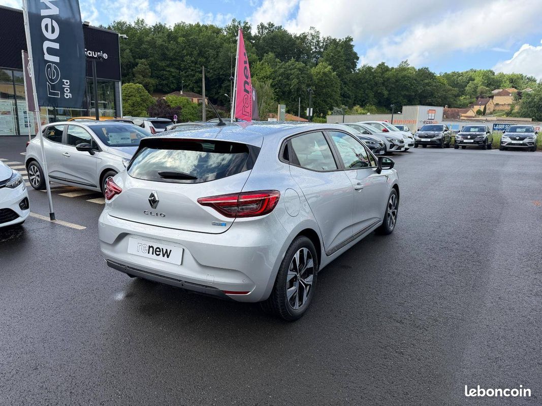 RENAULT Clio E-Tech 140 - 21N Limited (image 5)
