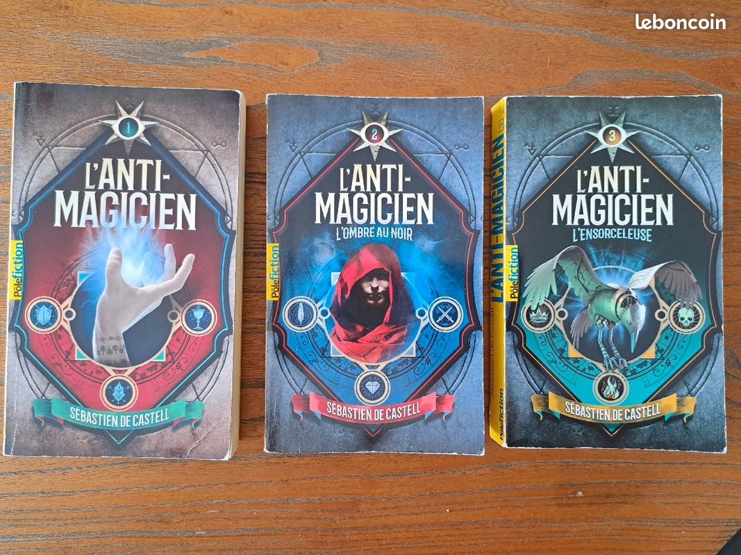 Vends Livres "L'Anti-Magicien" de Sébastien de Castell (image 1)