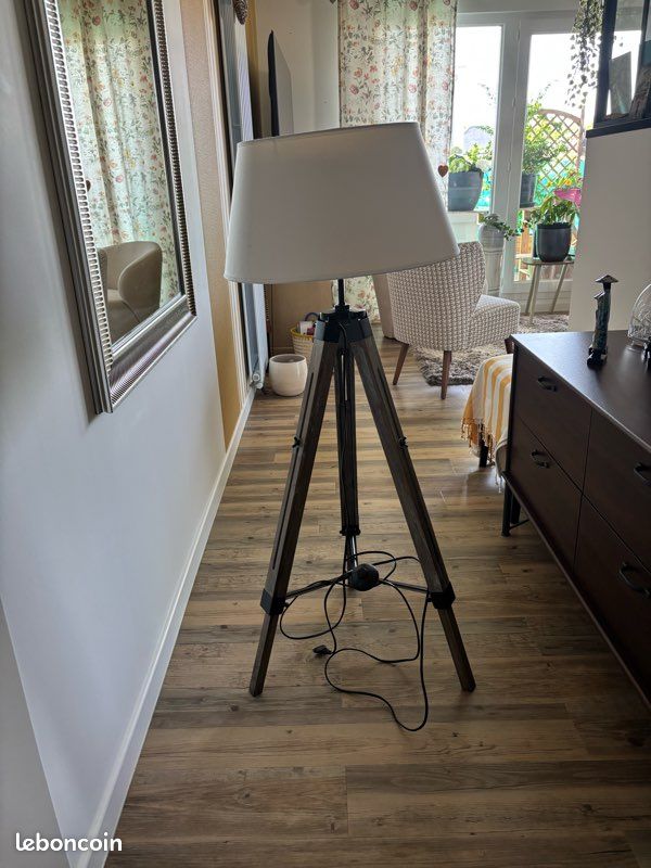 Luminaire sur pied (image 2)