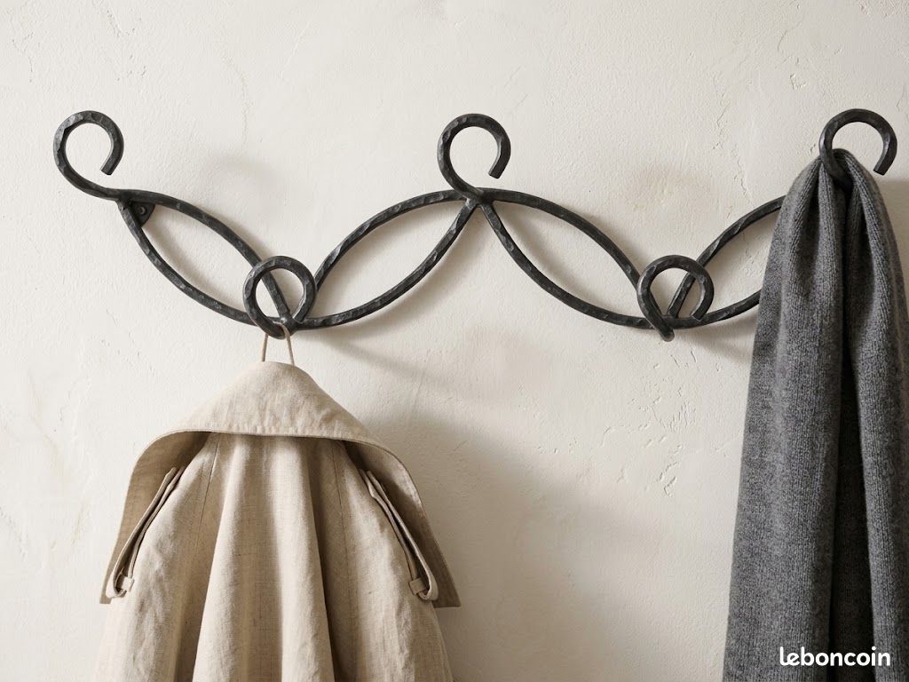 Magnifique porte-manteau mural vintage en fer forgé torsadé années 50/60 (image 1)
