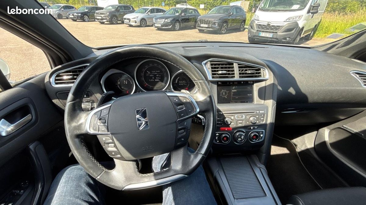 Citroën DS4 e-HDi 115 So Chic ETG6 (image 18)