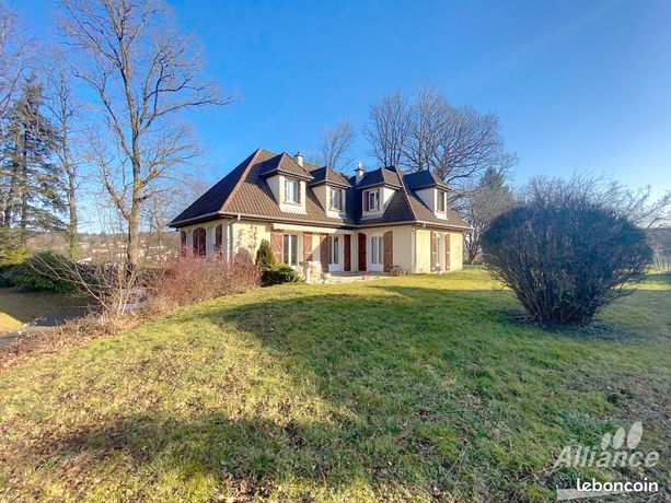 Propriété 7 pièces 163 m²