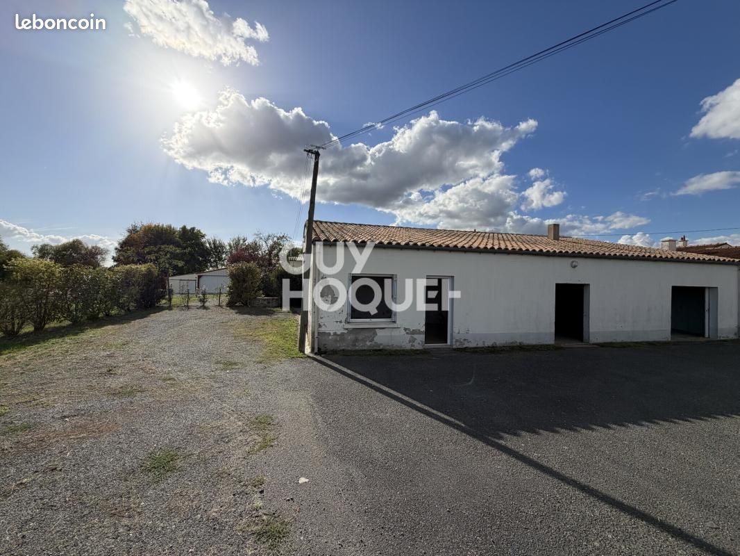 Maison 4 pièces 190 m² · au Landreau · 190 m² · 147 300 €