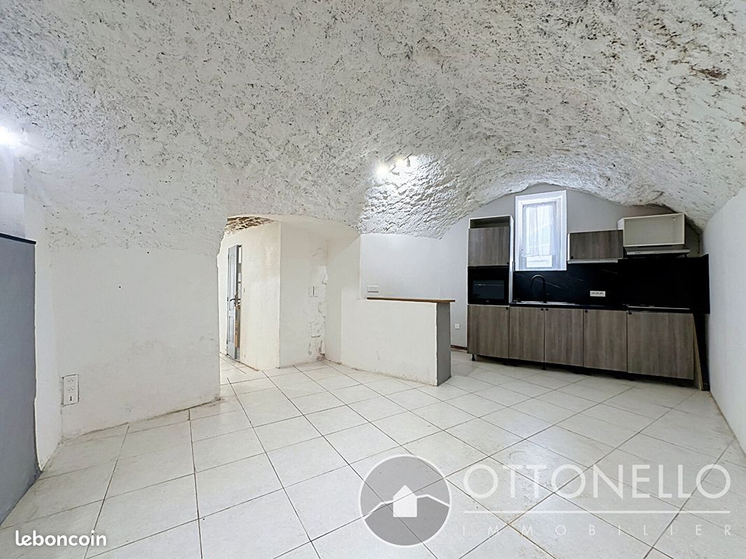 Appartement 2 pièces 52 m² · à Roquebrune-sur-Argens · 52 m² · 84 000 €