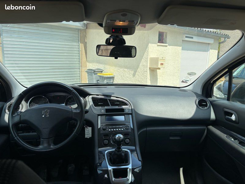 Peugeot 5008 1.6 HDI 112CV PREMIUM (image 5)